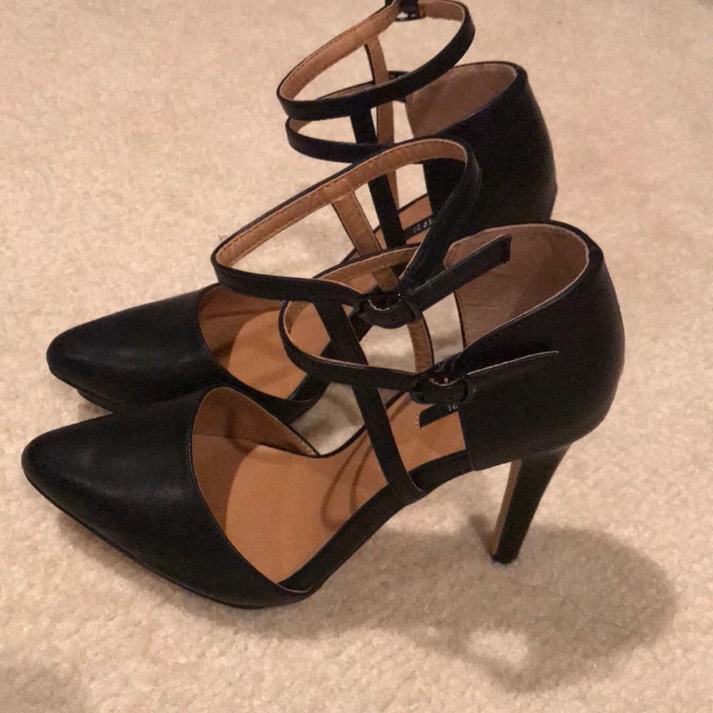 Black strappy stiletto pumps